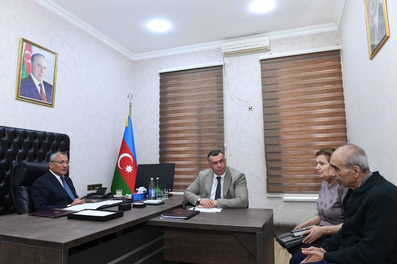 Rövşən Rzayev vətəndaşların növbəti qəbulunu keçirib - FOTOLAR